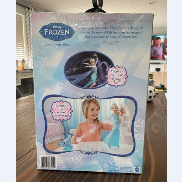 NEW 2014 Mattel Disney Frozen Ice Power Elsa Doll-Light Up Snowflake - Picture 3 of 13
